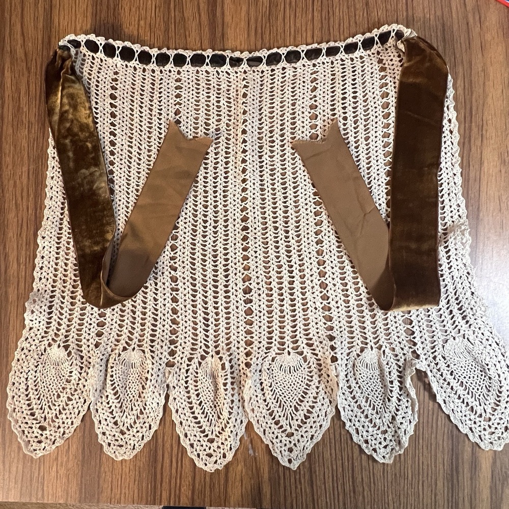 Vintage  CROCHET velvet ribbon Hostess Half Apron Cottage Granny core 1920's